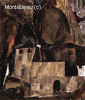 Mauer und Haus vor hügligem Gelände mit Zaun